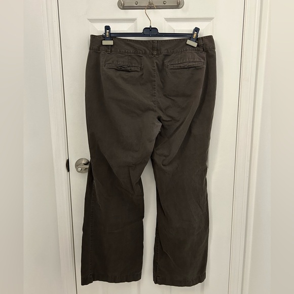 Ann Taylor Curvy Flared Brown Trouser Pants, Sz 16 - Picture 4 of 8